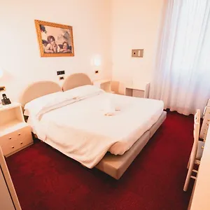 Grand Milano Hotel
